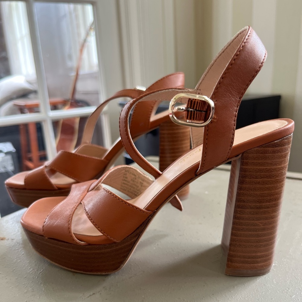 NWT Kate Spade heeled sandals size 5.5